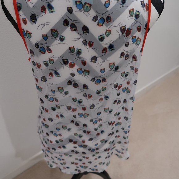 Sleeveless Top - Picture 6 of 7